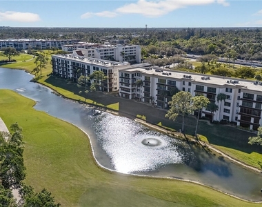 7430 Lake Breeze Drive - Photo Thumbnail 20