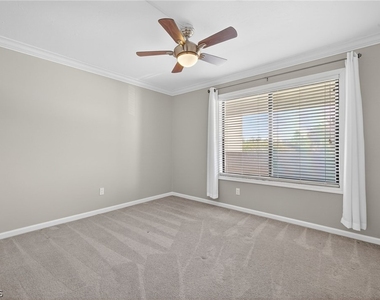 7430 Lake Breeze Drive - Photo Thumbnail 11