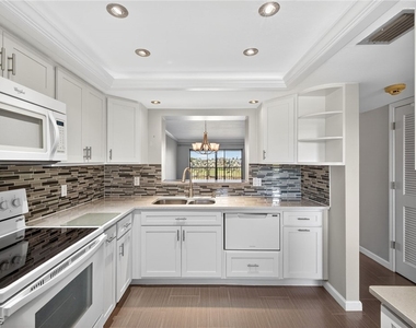 7430 Lake Breeze Drive - Photo Thumbnail 4