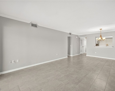 7430 Lake Breeze Drive - Photo Thumbnail 42