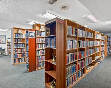7430 Lake Breeze Drive - Photo Thumbnail 35