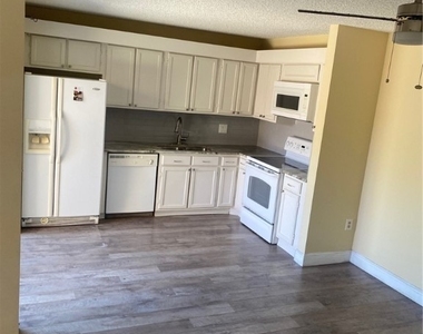 5245 Cedarbend Drive - Photo Thumbnail 10