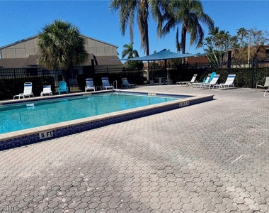 5245 Cedarbend Drive - Photo Thumbnail 28