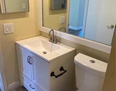 5245 Cedarbend Drive - Photo Thumbnail 15