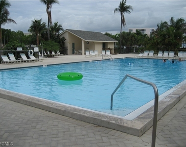 5245 Cedarbend Drive - Photo Thumbnail 26