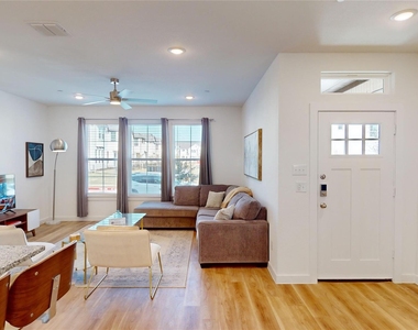 2942 Elle Drive - Photo Thumbnail 10