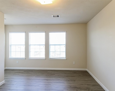 12338 Roy Mix Bohn Lane - Photo Thumbnail 6