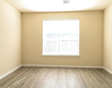 12338 Roy Mix Bohn Lane - Photo Thumbnail 9