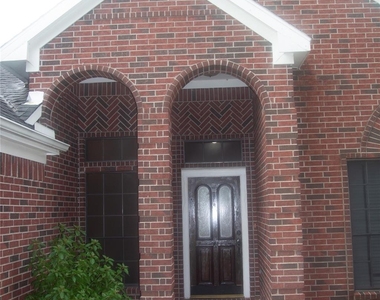 4918 Pinder Lane - Photo Thumbnail 1