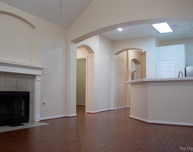 4918 Pinder Lane - Photo Thumbnail 23