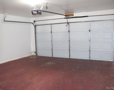 4918 Pinder Lane - Photo Thumbnail 12