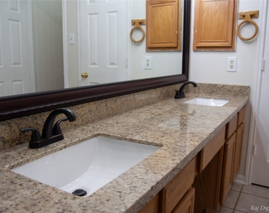 4918 Pinder Lane - Photo Thumbnail 22