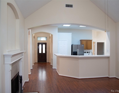 4918 Pinder Lane - Photo Thumbnail 13