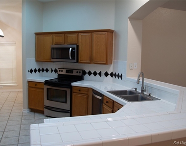 4918 Pinder Lane - Photo Thumbnail 4