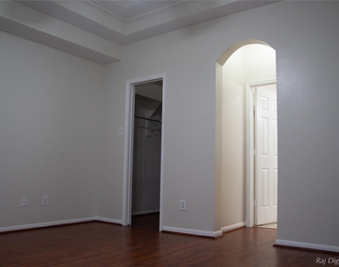 4918 Pinder Lane - Photo Thumbnail 18