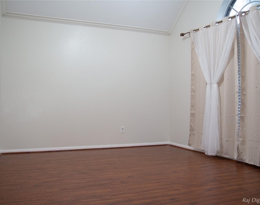 4918 Pinder Lane - Photo Thumbnail 33