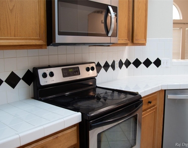 4918 Pinder Lane - Photo Thumbnail 8