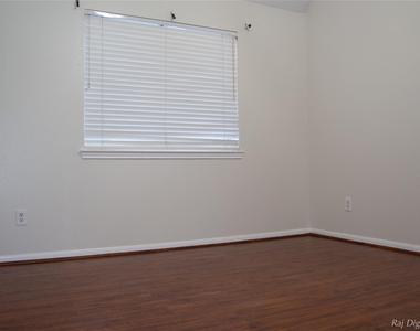 4918 Pinder Lane - Photo Thumbnail 30