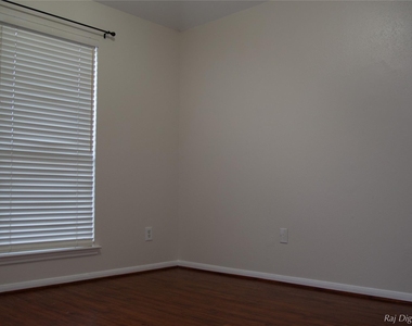 4918 Pinder Lane - Photo Thumbnail 26