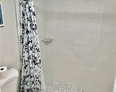 3011 Sandpiper Bay Circle - Photo Thumbnail 2