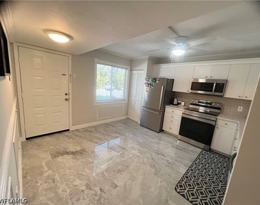 3011 Sandpiper Bay Circle - Photo Thumbnail 10