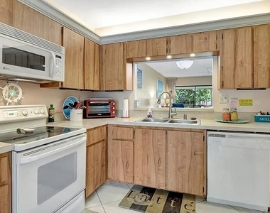 1810 Kings Lake Boulevard - Photo Thumbnail 11