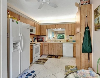 1810 Kings Lake Boulevard - Photo Thumbnail 10