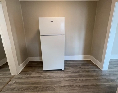 6913 Avenue L - Photo Thumbnail 5