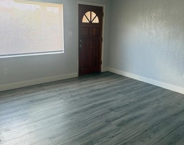 527 A Lane - Photo Thumbnail 2