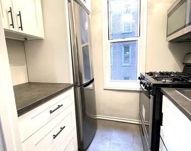 East 58th Street - Photo Thumbnail 5