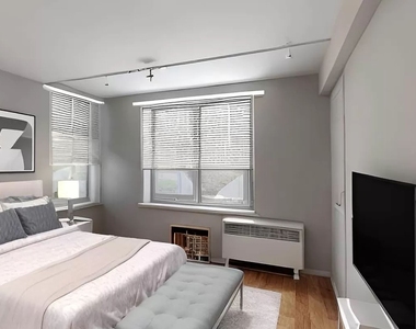 East 58th Street - Photo Thumbnail 1