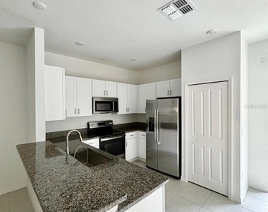 10321 Trumpet Honeysuckle Way - Photo Thumbnail 6