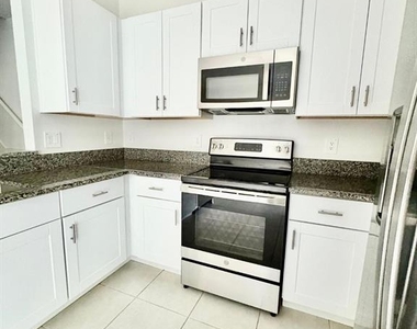 10321 Trumpet Honeysuckle Way - Photo Thumbnail 4
