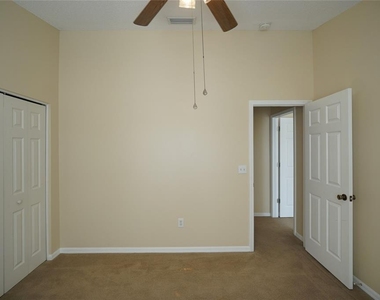 10905 Capstan Lake Drive - Photo Thumbnail 20