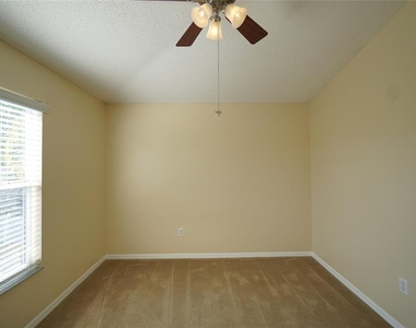 10905 Capstan Lake Drive - Photo Thumbnail 23