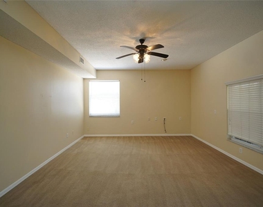 10905 Capstan Lake Drive - Photo Thumbnail 9