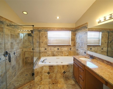 10905 Capstan Lake Drive - Photo Thumbnail 14