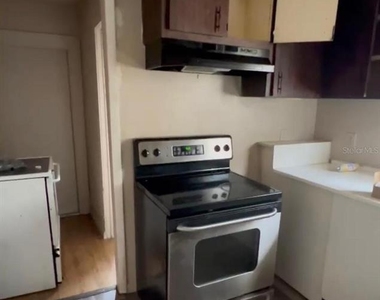 8213 N 17th Street - Photo Thumbnail 1