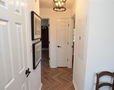 5048 Beach Drive Se - Photo Thumbnail 21