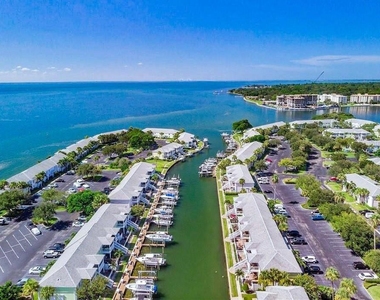 5048 Beach Drive Se - Photo Thumbnail 54