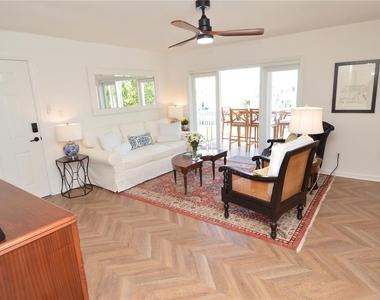 5048 Beach Drive Se - Photo Thumbnail 16