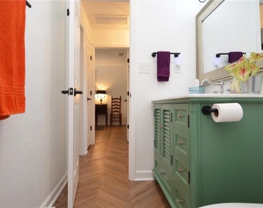 5048 Beach Drive Se - Photo Thumbnail 33