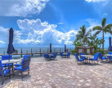 5048 Beach Drive Se - Photo Thumbnail 80