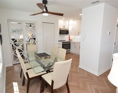 5048 Beach Drive Se - Photo Thumbnail 8