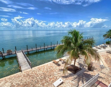 5048 Beach Drive Se - Photo Thumbnail 81
