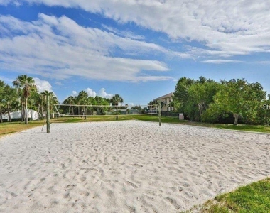 5048 Beach Drive Se - Photo Thumbnail 96