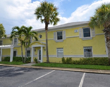 5048 Beach Drive Se - Photo Thumbnail 2