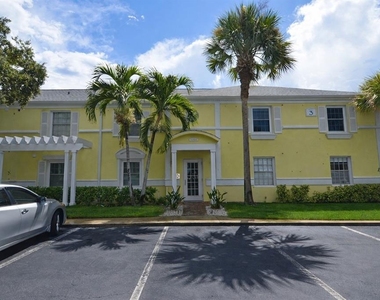 5048 Beach Drive Se - Photo Thumbnail 1