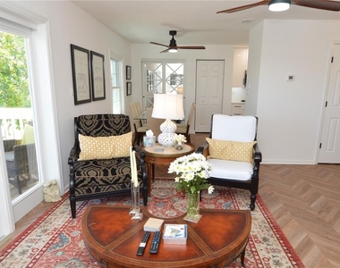 5048 Beach Drive Se - Photo Thumbnail 5