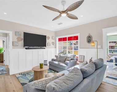 16613 Gulf Boulevard - Photo Thumbnail 5